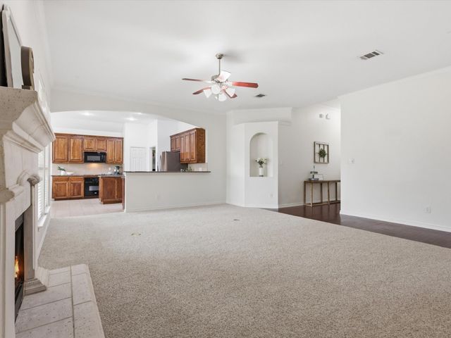 708 Date Court, Burleson, TX 76028