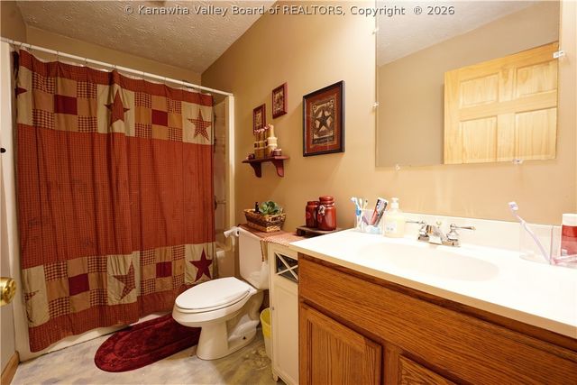 7106 Heizer Creek Road, Poca, WV 25159