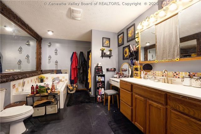 7106 Heizer Creek Road, Poca, WV 25159
