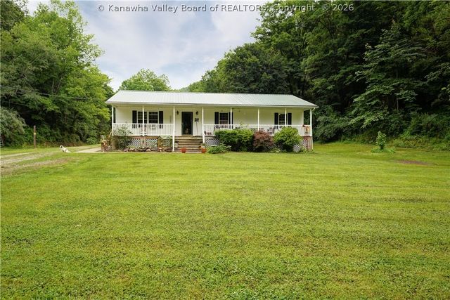 7106 Heizer Creek Road, Poca, WV 25159