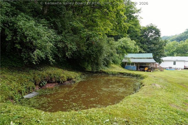 7106 Heizer Creek Road, Poca, WV 25159