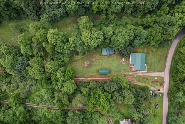 7106 Heizer Creek Road, Poca, WV 25159