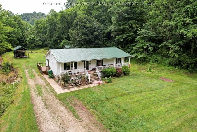 7106 Heizer Creek Road, Poca, WV 25159