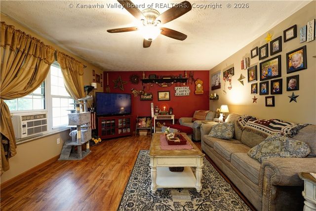 7106 Heizer Creek Road, Poca, WV 25159