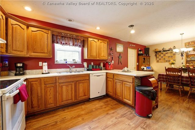 7106 Heizer Creek Road, Poca, WV 25159