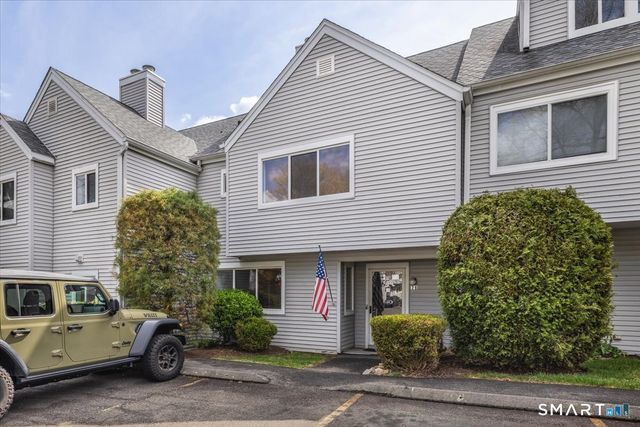 71 Country Place 71, Shelton, CT 06484