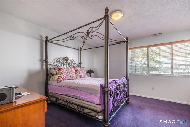 71 Country Place 71, Shelton, CT 06484