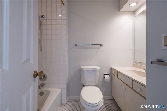 71 Country Place 71, Shelton, CT 06484