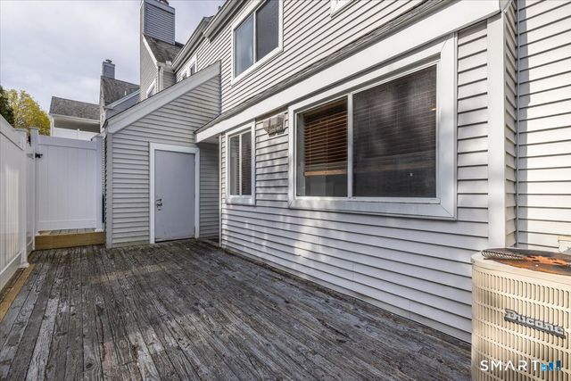 71 Country Place 71, Shelton, CT 06484