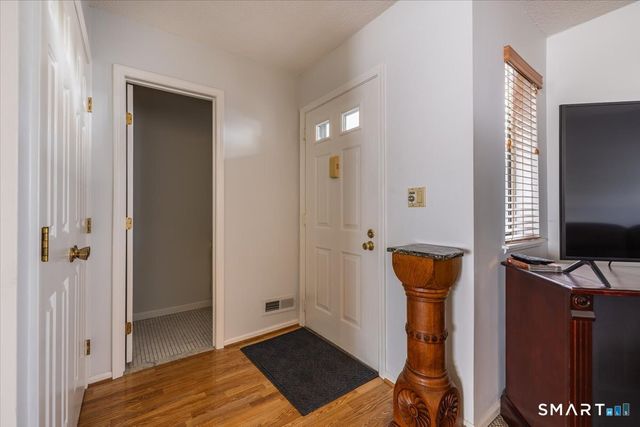 71 Country Place 71, Shelton, CT 06484