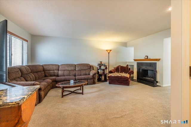 71 Country Place 71, Shelton, CT 06484