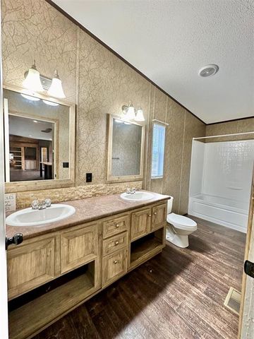 330 S Rockwell Avenue, Blanchard, OK 73010