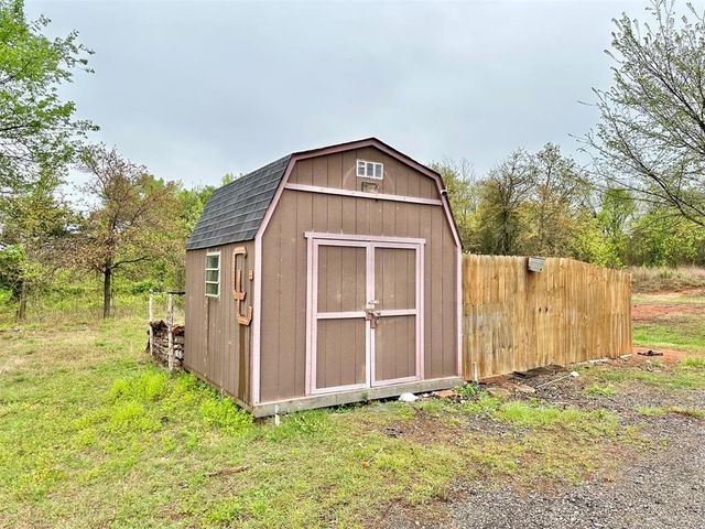 330 S Rockwell Avenue, Blanchard, OK 73010
