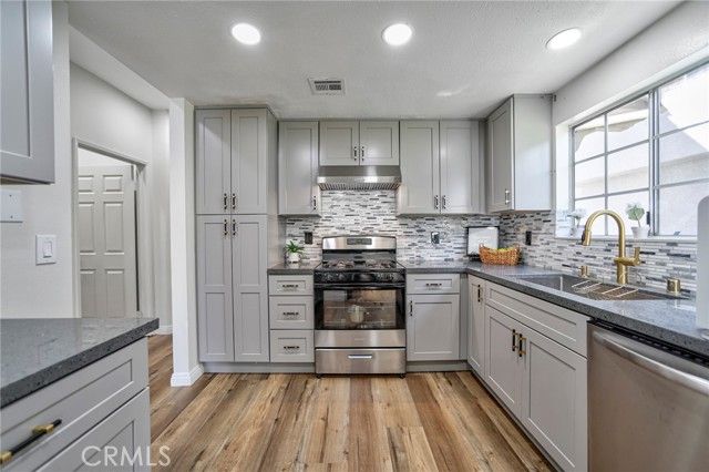 20851 Community Street 10, Winnetka (los Angeles), CA 91306