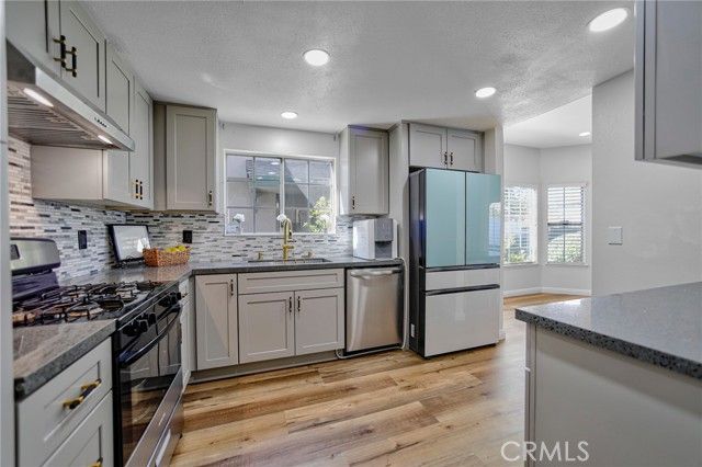 20851 Community Street 10, Winnetka (los Angeles), CA 91306