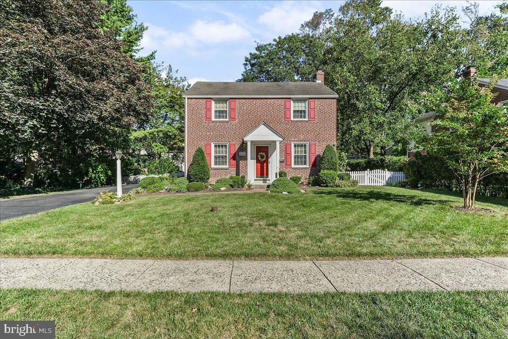 243 RAMBLING WAY, Springfield, PA 19064