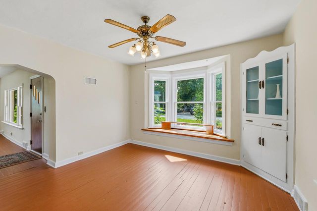 W379N8324 Mill STREET, Oconomowoc, WI 53066