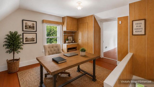 W379N8324 Mill STREET, Oconomowoc, WI 53066