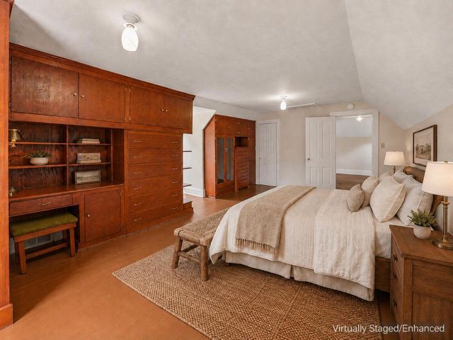 W379N8324 Mill STREET, Oconomowoc, WI 53066