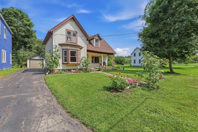 W379N8324 Mill STREET, Oconomowoc, WI 53066