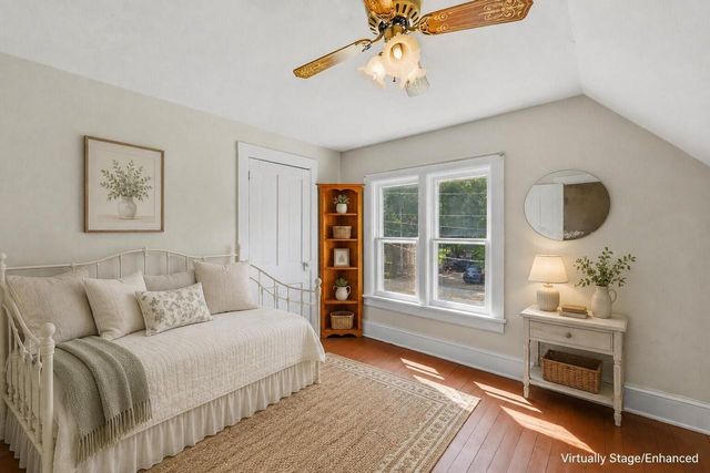 W379N8324 Mill STREET, Oconomowoc, WI 53066