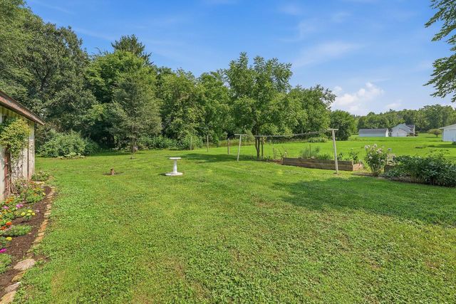W379N8324 Mill STREET, Oconomowoc, WI 53066