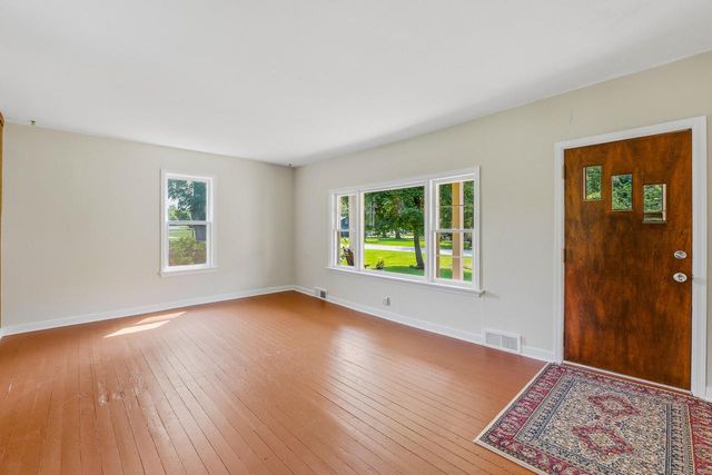 W379N8324 Mill STREET, Oconomowoc, WI 53066