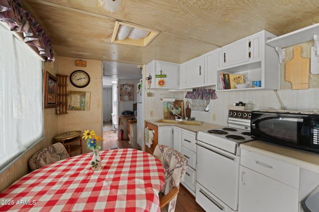 39984 MONTANA Drive, Salome, AZ 85348