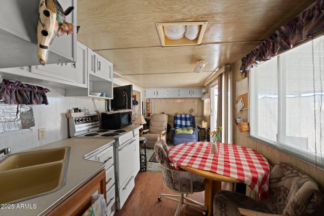 39984 MONTANA Drive, Salome, AZ 85348