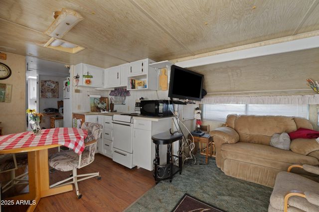 39984 MONTANA Drive, Salome, AZ 85348