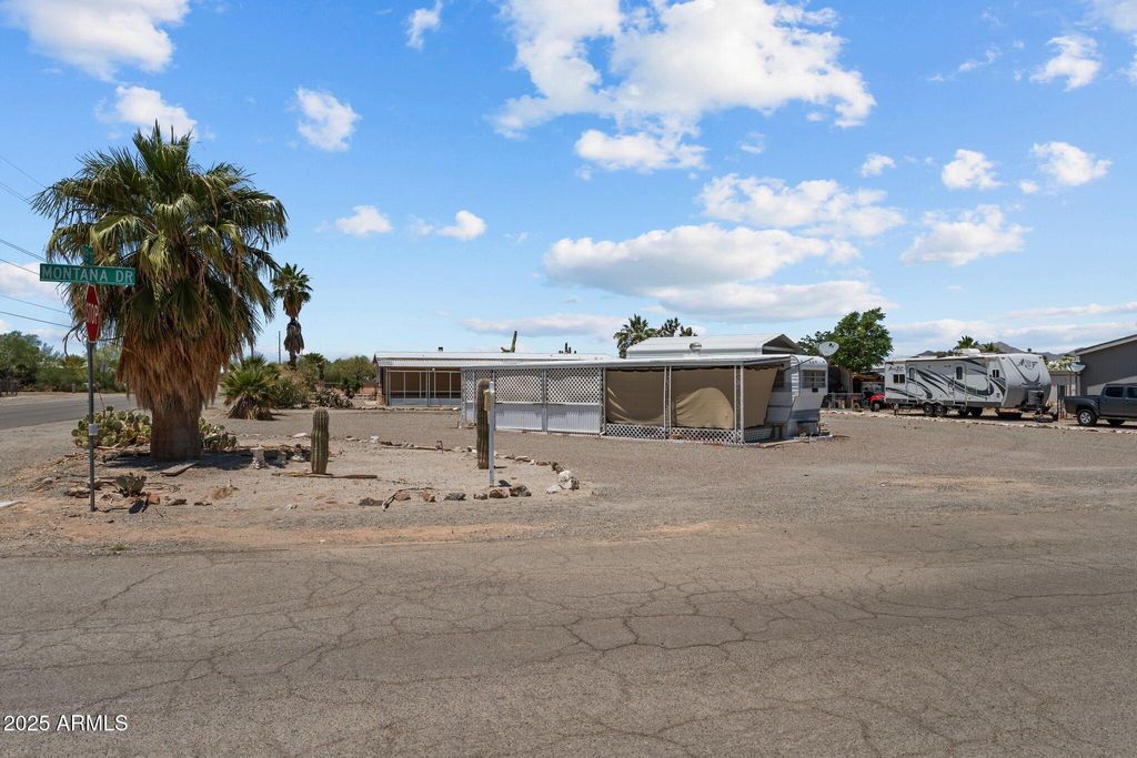 39984 MONTANA Drive, Salome, AZ 85348