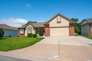 105 S Brownthrush Cir, Wichita, KS 67209