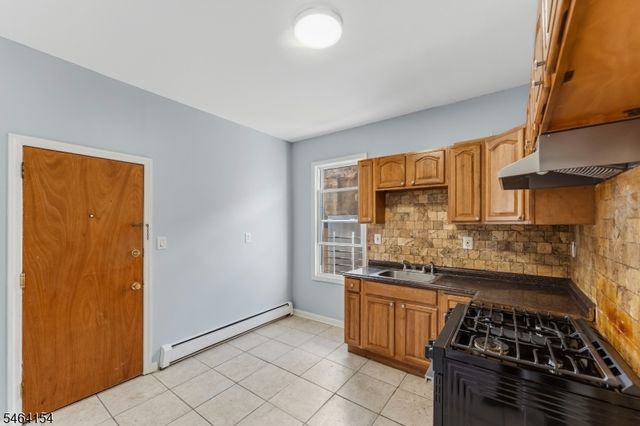 590 Hawthorne Ave, Irvington Twp., NJ 07112