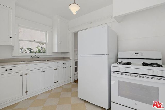 3320 Hamilton Way, Los Angeles, CA 90026