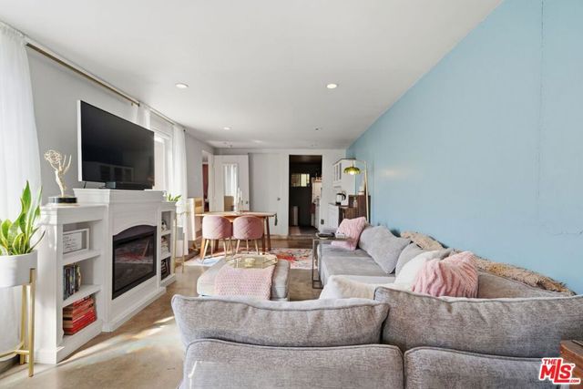 3320 Hamilton Way, Los Angeles, CA 90026