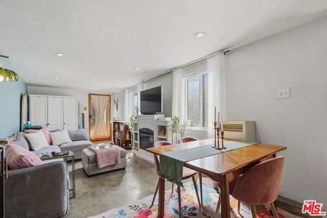 3320 Hamilton Way, Los Angeles, CA 90026