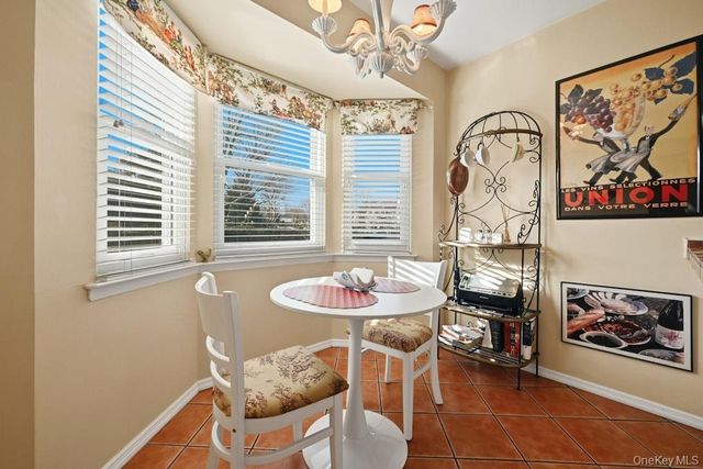 20 Manors Drive, Jericho, NY 11753