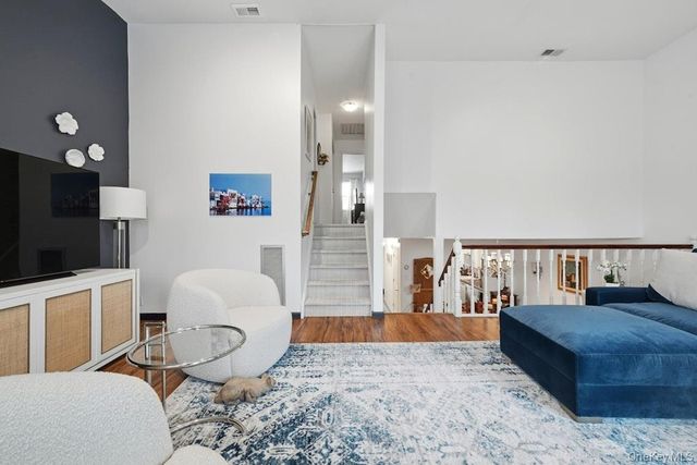 20 Manors Drive, Jericho, NY 11753