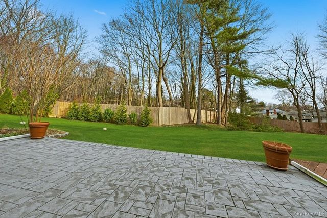 20 Manors Drive, Jericho, NY 11753