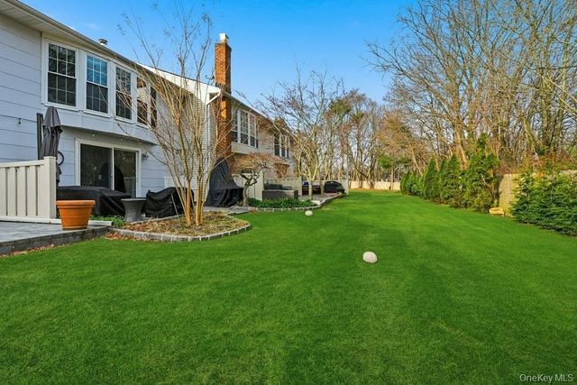 20 Manors Drive, Jericho, NY 11753