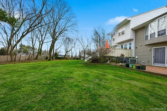 20 Manors Drive, Jericho, NY 11753