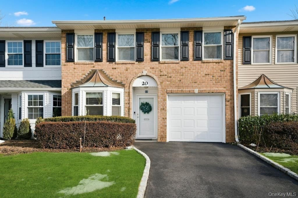 20 Manors Drive, Jericho, NY 11753