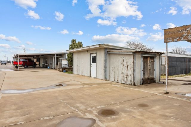 1408 E County Rd 120, Midland, TX 79706