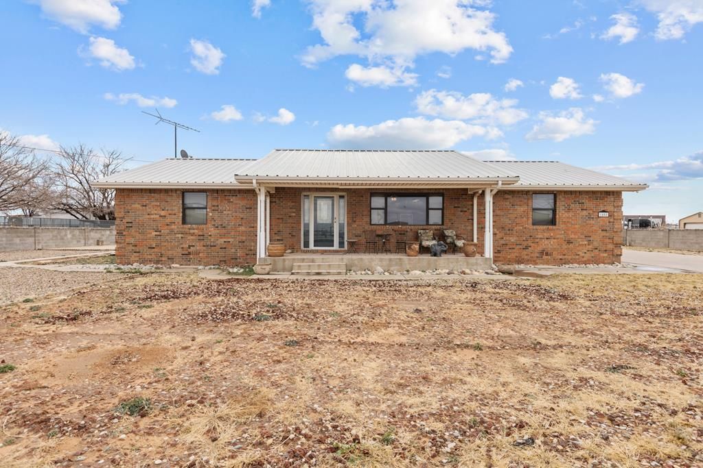 1408 E County Rd 120, Midland, TX 79706