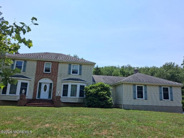 31 Hunt Road, Freehold, NJ 07728