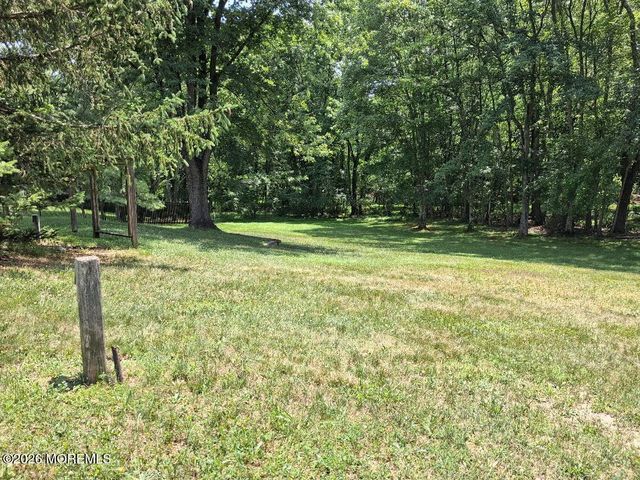 31 Hunt Road, Freehold, NJ 07728