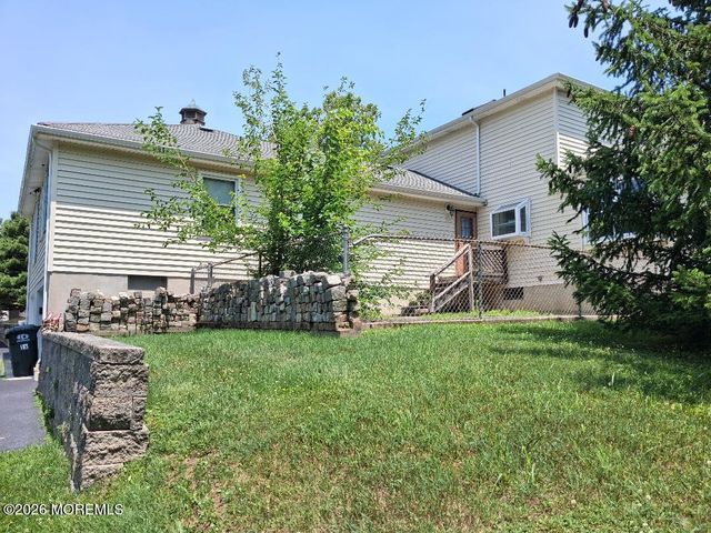 31 Hunt Road, Freehold, NJ 07728
