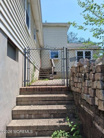 31 Hunt Road, Freehold, NJ 07728