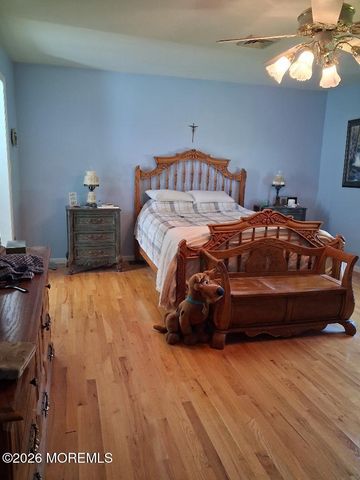 31 Hunt Road, Freehold, NJ 07728