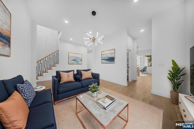 167 Palisades, Emerson, NJ 07630